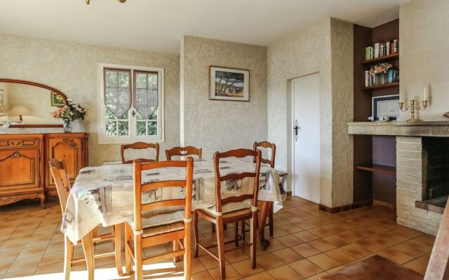 Boutique Holiday Home in Bormes-les-Mimosas with Pool