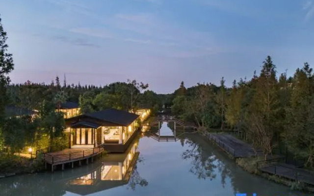 Mulin Riverside Hotel