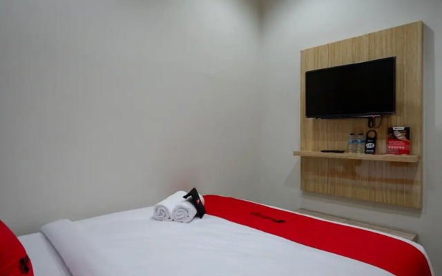 RedDoorz @ Jalan Kartini Semarang
