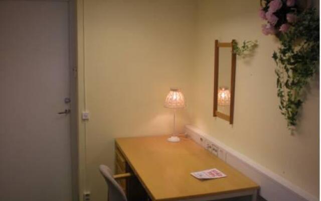 Kenroi Hostel Sveavägen 8