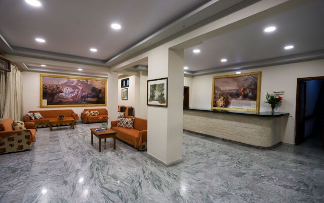 Bastas Hotel & Studios