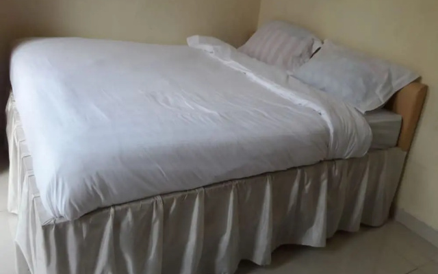 OYO 93485 Hotel Kenzie Sentani