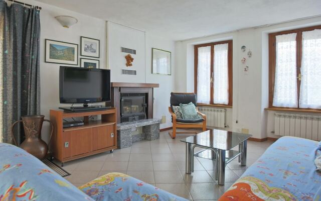 Piazza 25 Aprile in San Fedele Intelvi