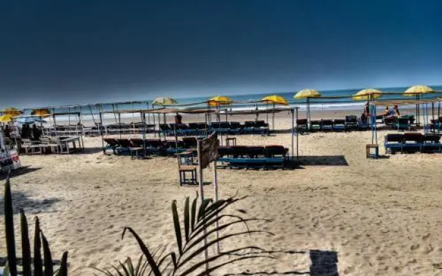 Xaviers Cafe & Beach Huts