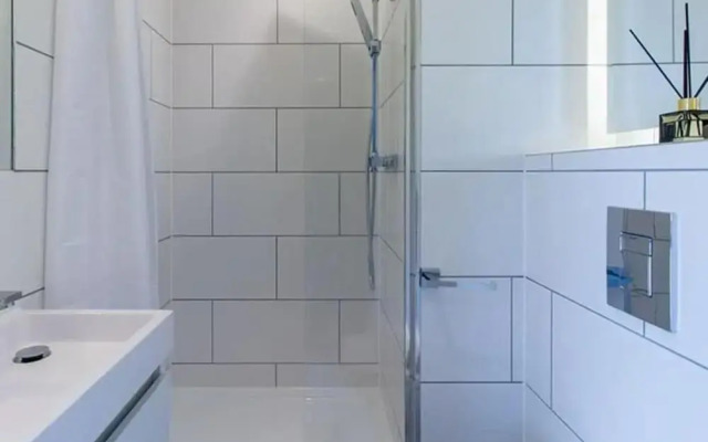 Student Stylish Studio at Seven Sisters