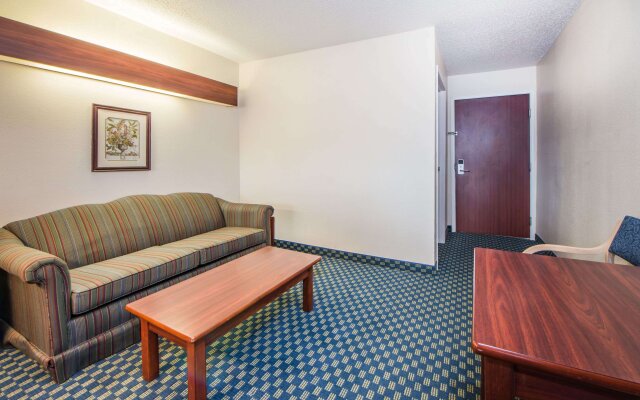 Microtel Inn & Suites by Wyndham Tulsa/Catoosa Route 66