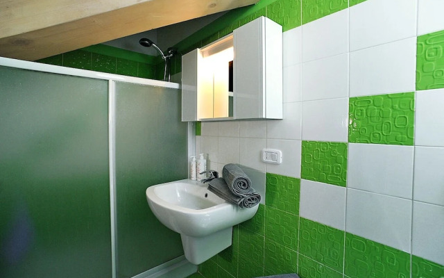 Uno Sguardo sui Tetti by Wonderful Italy