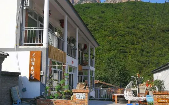 Beijing Lingshan Guanshan Homestay (Julingxia Scenic Area)