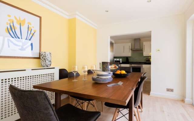 The South Kensington Place - Modern Bright 4bdr Townhouse