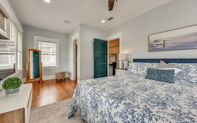 Chic Jacksonville Getaway, Walk to River & Parks!