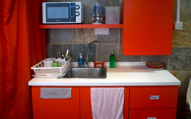 Burrow Hostel @ Pagoda