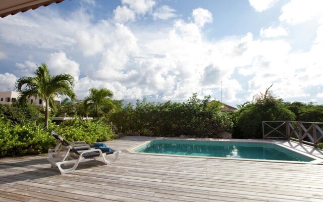 Tropical Villa With Swimming Pool in Jan Thiel