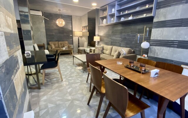 Crown Royal Hotel Tyr