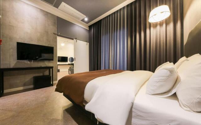 Hotel Merrymud