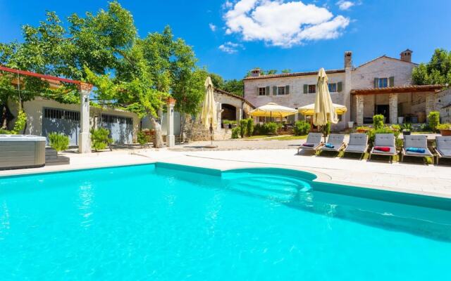 Villa Damiana in Domijani i