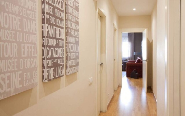 Enjoybcn Coliseum Apartments