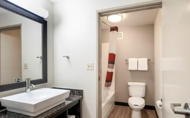 Red Roof Inn PLUS+ Columbus Downtown-Convention Center