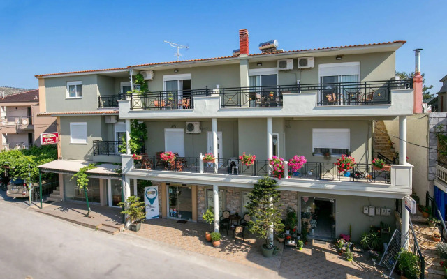 Lina Apartments
