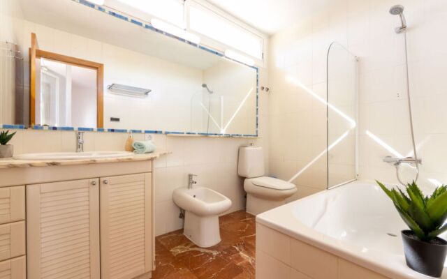 House Mar Roig L'Ampolla