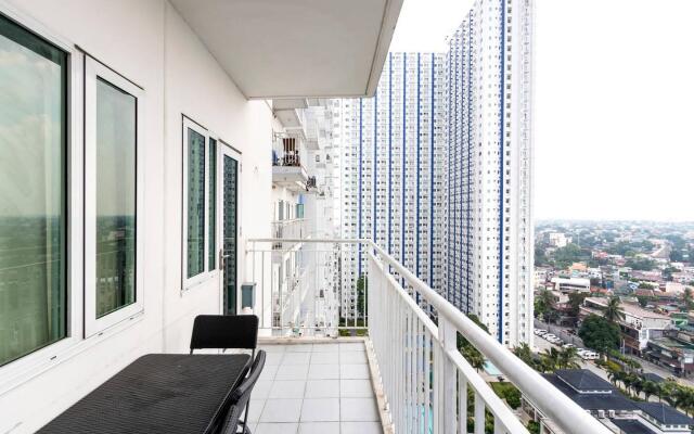 EDSA QC SM North 2BR Vacation Condo | Balikbayan