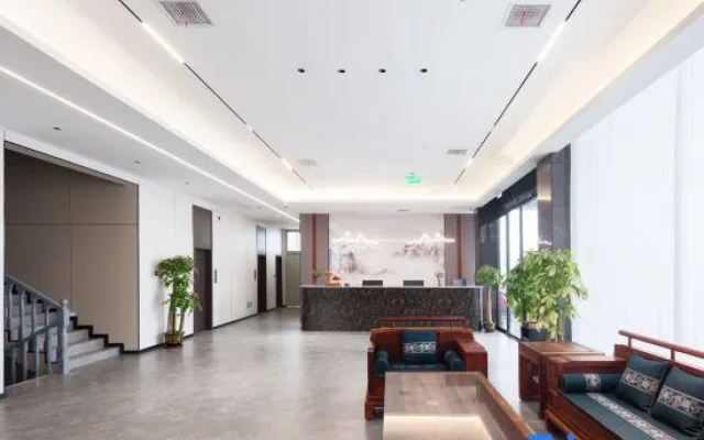 Yizhang Yunding Hot Spring Hotel (Yiliu Town) — 2-star hotel in Chenzhou