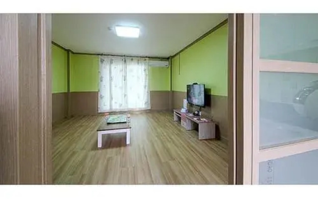 Suncheon Suncheon Bay Deulmaru Pension (Group Room)