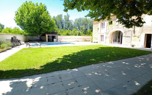 Le Mas Des Flaneraies