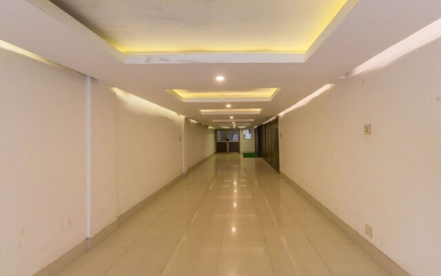 OYO 5332 Hotel Parnil Palace 1
