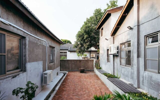 Zuo Military Village Inn