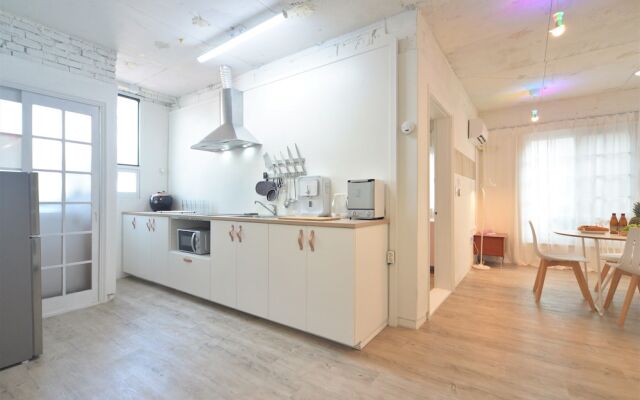 Apple Mint Party House