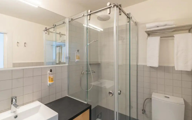 Iconic Nightlife Studio 104