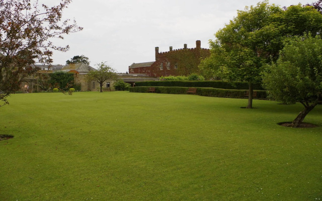 Sneaton Castle Centre
