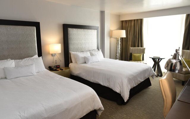 Renaissance Panama City Hotel