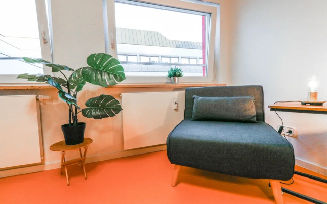 Sunny hostel room for 3