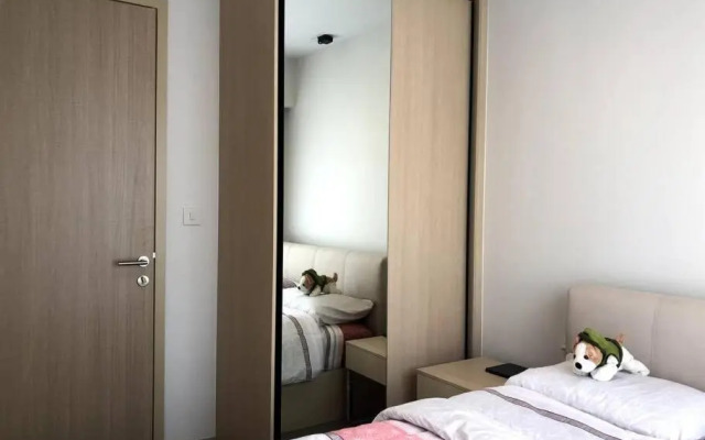 SHADE of Sky Sathon - Pool, Fitness, Parking, Wifi