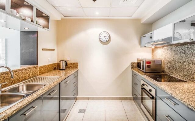 Bright Apartment in the Heart of Marina by GuestReady