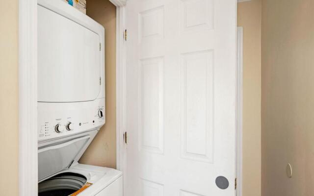 The Hideaway by Oak Island Accommodations