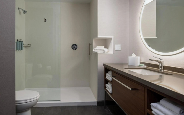 Courtyard By Marriott Olympia