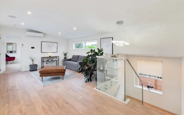 Elegant and Stylish Retreat in Epsom