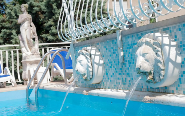 Hotel Trevi