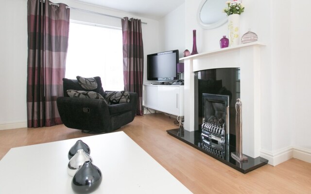 Éire House - Comfortable Coventry Home