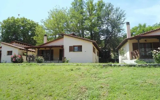 Iniohos Guesthouse
