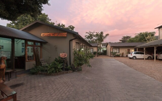 Inyathi Guest Lodge & Self Catering Chalets