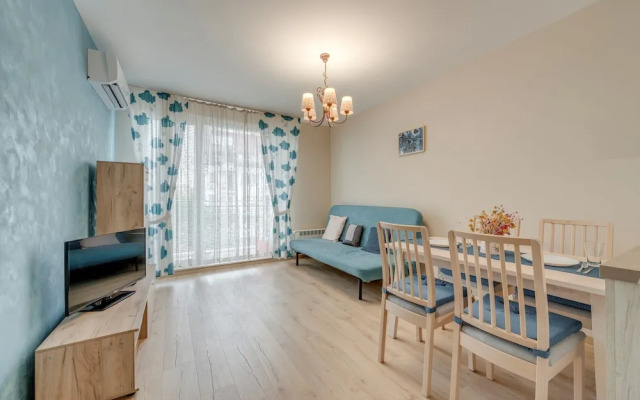 Bright and Newly Refurbished Apartment Near Center