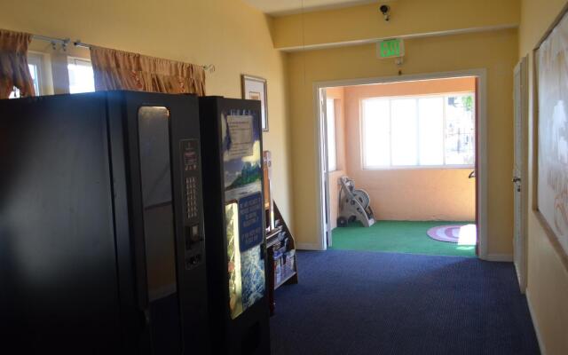 Tropicana Motel