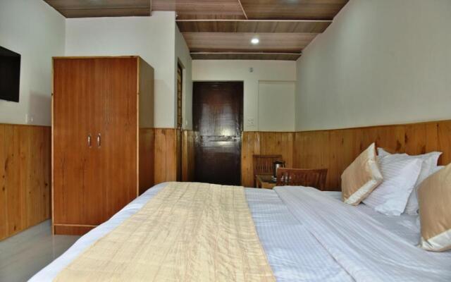 OYO 8455 Hotel Akash