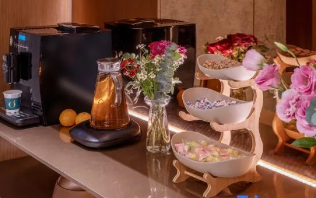 Orange Hotel (Nanjing Zhongyangmen Jianning Road)