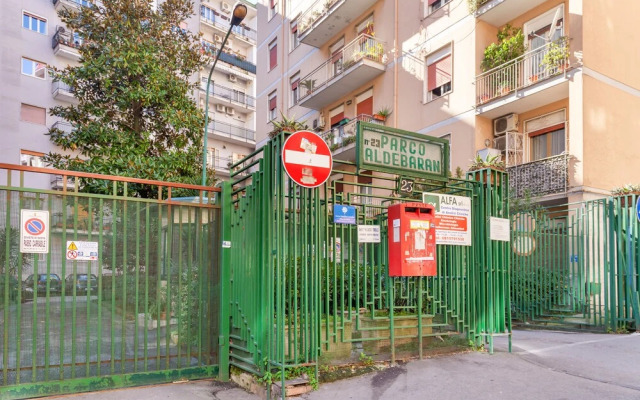 Bright flat next to the Vomero