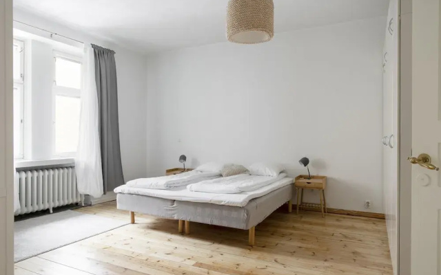 2ndhomes Central 85m2 2BR Apartment