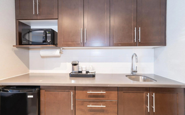 Sandman Signature Edmonton South Hotel